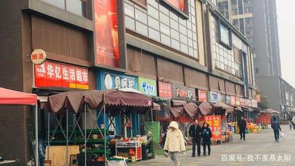 商鋪轉讓,小區門口第二間,租給超市。年租9萬